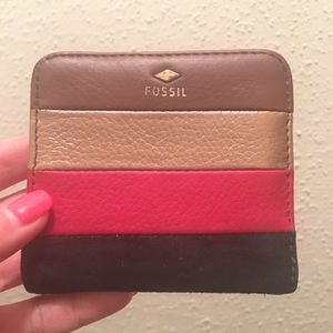 Fossil leather small mini wallet in good condition